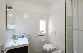 2 Bedroom Gorgeous Apartment In Monte Isola - Image 2