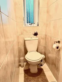 Spacious family home - Image 5