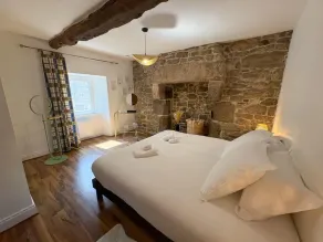 Renovated Coastal Stone House in Lanildut - Image 3