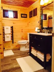 Lakefront boende med utomhusjacuzzi - Image 2