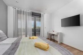 Luxury Villa Immensity with Pool - Image 3