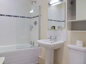 2 bedroom accommodation in Clopton, near Kettering - Image 4