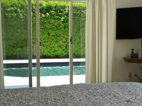 OVERSIZED BEACH COTTAGE - Image 4
