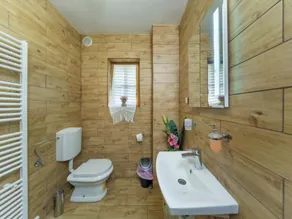 Yeti Cabin - Image 3