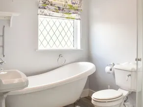 1 bedroom accommodation in Amble - Image 3