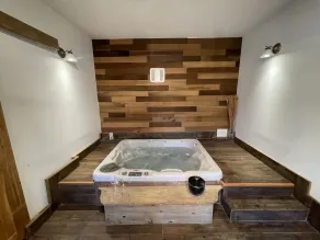 Country Suite - Private HotTub, KingBd, Downtown - Image 4