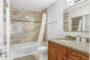 Waterfall saltwater Lagoon heated pool, 2 King Suites, Sauna! - Image 4