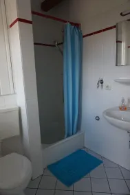 Casa de férias Piet, DDH espaçoso com 3 quartos. para max. 7 pers. + Berço - Image 2