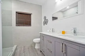River House 4BR pool plus private parking - Image 2