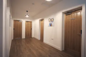 Modern One Bedroom Apartment - Image 5