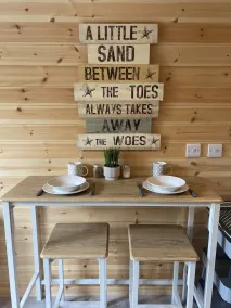 Cosy cabin near Tenby & Saundersfoot, great for a romantic break or to escape - Image 5