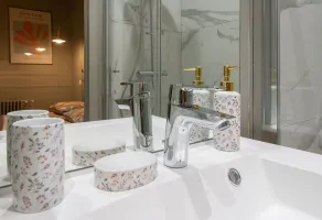 Superbe appartement dans immeuble classé - Image 5
