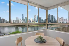 Stunning! Skyline City, Water + Story Bridge Views - Image 5
