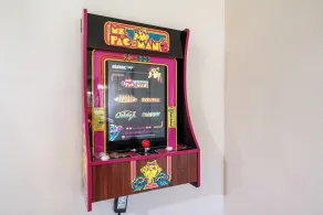 Space Coast Retreat: Games, Hot Tub, Fenced yard, Pool Table + Massage Chair - Image 3