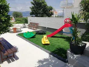 Holiday Apartment With a Private Terrace & Hot Tub, Near the Beach - Image 2