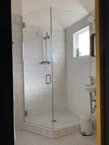 Hvalens rede. Et søde sommerhus i hjertet af Downtown Edmonds. - Image 3