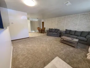 SwinHousing - Main Street Suite, Sleeps 8 - Image 3