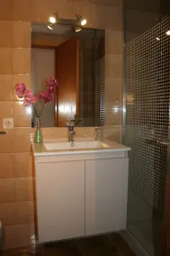App. RIGO 1-A(right, 2 bedrooms): Spacious beach apartment, frontal sea view - Image 2