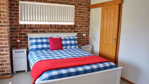 Birchgrove Terrace 1 - Bring your own linen - Image 5