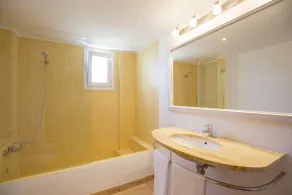 Excellent apartment for 2 adults. New Promotion 10% off all season - Image 3