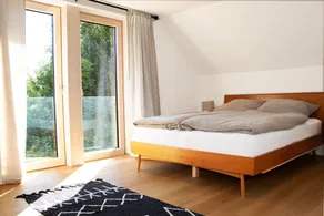 Gemütliches Ferienhaus mit Schwimmteich und Großer Terrasse - Image 2