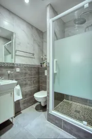 Iconic 150m² 4BR near Opera - Hidden Gem Renovated - Image 2