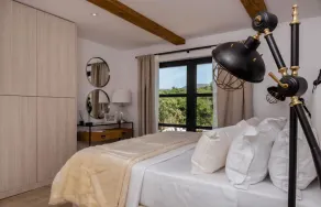 Stunning Korcula Villa | 4 Bedrooms | Villa Waterfront Dream | Cinema Room & Private Heated Infinity Pool | Zrnovo - Image 4
