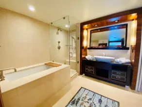 2BR Opulence at Carillon Hotel - Image 3
