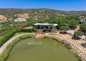 Stunning 3 bedroom en-suite house in farm with pool - Image 3