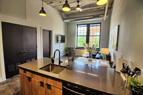 Chic Ultramodern Loft w/ Designer Features+WD - Image 4