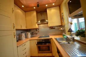 cottage di lusso di grandi dimensioni con quattro camere da letto e 2 bagni - Image 4