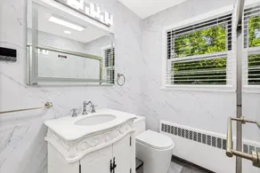 Deluxe Luxury Villa 20 Minutes From New York City - Image 3
