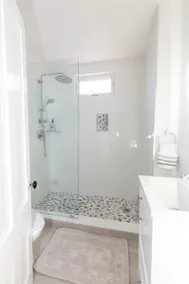 Bright & Stylish Coastal Retreat in Marblehead Historic Center w Parking! - Image 3