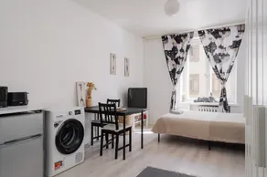 Cozy Studio Apt with Perfect Location - Image 5
