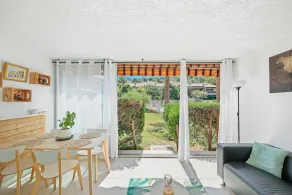 Charming T2 apartment near the sea - Residence with trees and swimming pool - Image 5