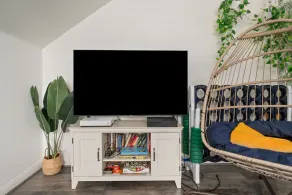 Children's Play Area Vacation House & 2 car Garage - Image 3