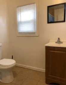 Private 3-bedroom apartment, minutes to Newark Airport EWR, NYC train nearby - Image 4