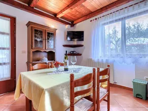 Angenehme Wohnung für 5 Personen mit Klimaanlage, Pool,  W-LAN, TV und Innenhof - Image 5