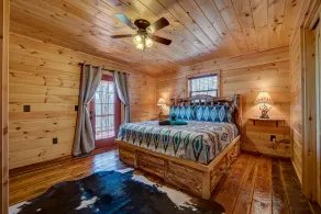 LOG CABIN + MOUNTAIN VIEWS! HOT TUB, POOL & GAME TABLE, FIBER WIFI & DISCOUNTS! - Image 5