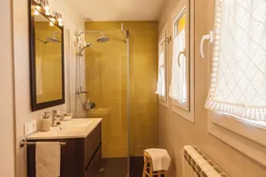 Farmhouse in a nice wine region 40 mins to Barcelona and 25 to Sitges beaches. - Image 3