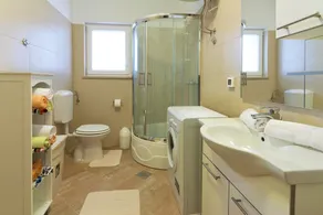 Villa recentemente rinnovata vicino a Parenzo con piscina privata e giardino. Pet-friendly. - Image 3