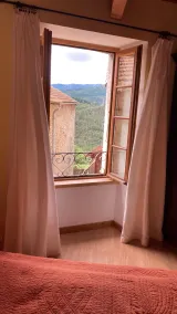 Gran casa de piedra histórica en el Ardèche - Image 2