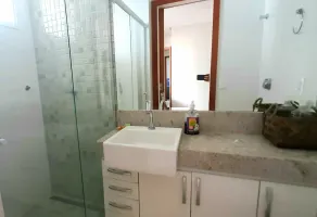 Luxury and sophisticated apartment next to the most beautiful beaches in the center of Guarapari. - Image 2