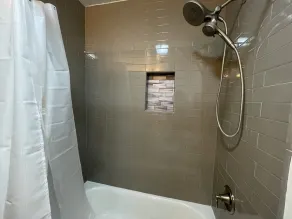 Newly remodeled East Beach 4 Bedroom Bungalow - Image 3