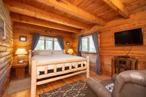 Authentic & Stunning,  Rustic Log House located on 28 acres with private road - Image 3