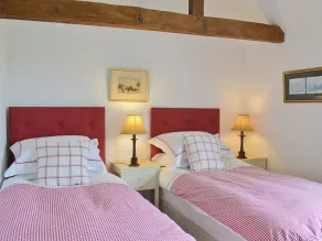 4 bedroom accommodation in Hildenborough, near Tonbridge - Image 5