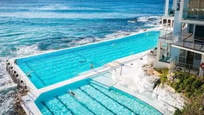 Paw-friendly 2BR Bondi pad with parking, great location - Image 5