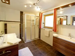 Gorgeous Chalet with Hot Tub in Tyrol - Image 2