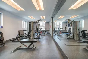 Condo spacieux avec piscine partagée sur le toit et emplacement incroyable! - Image 2