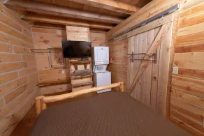 Bonnie City Cabin-Madison enda Log Cabin Rental - Image 5